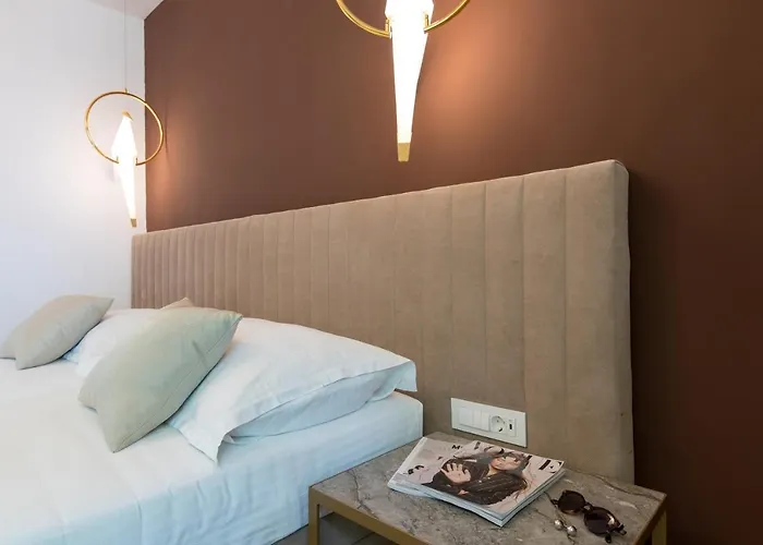 Pensión Bosket Luxury 4*