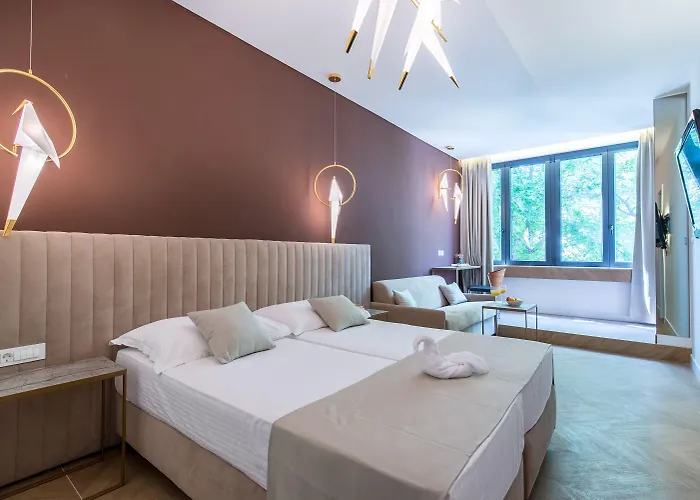 Pensión Bosket Luxury 4*