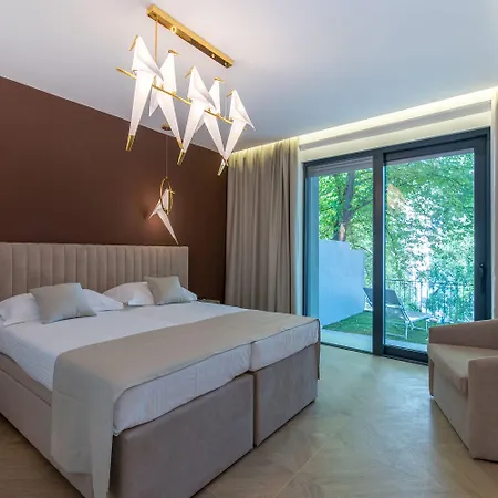 Bosket Luxury Split